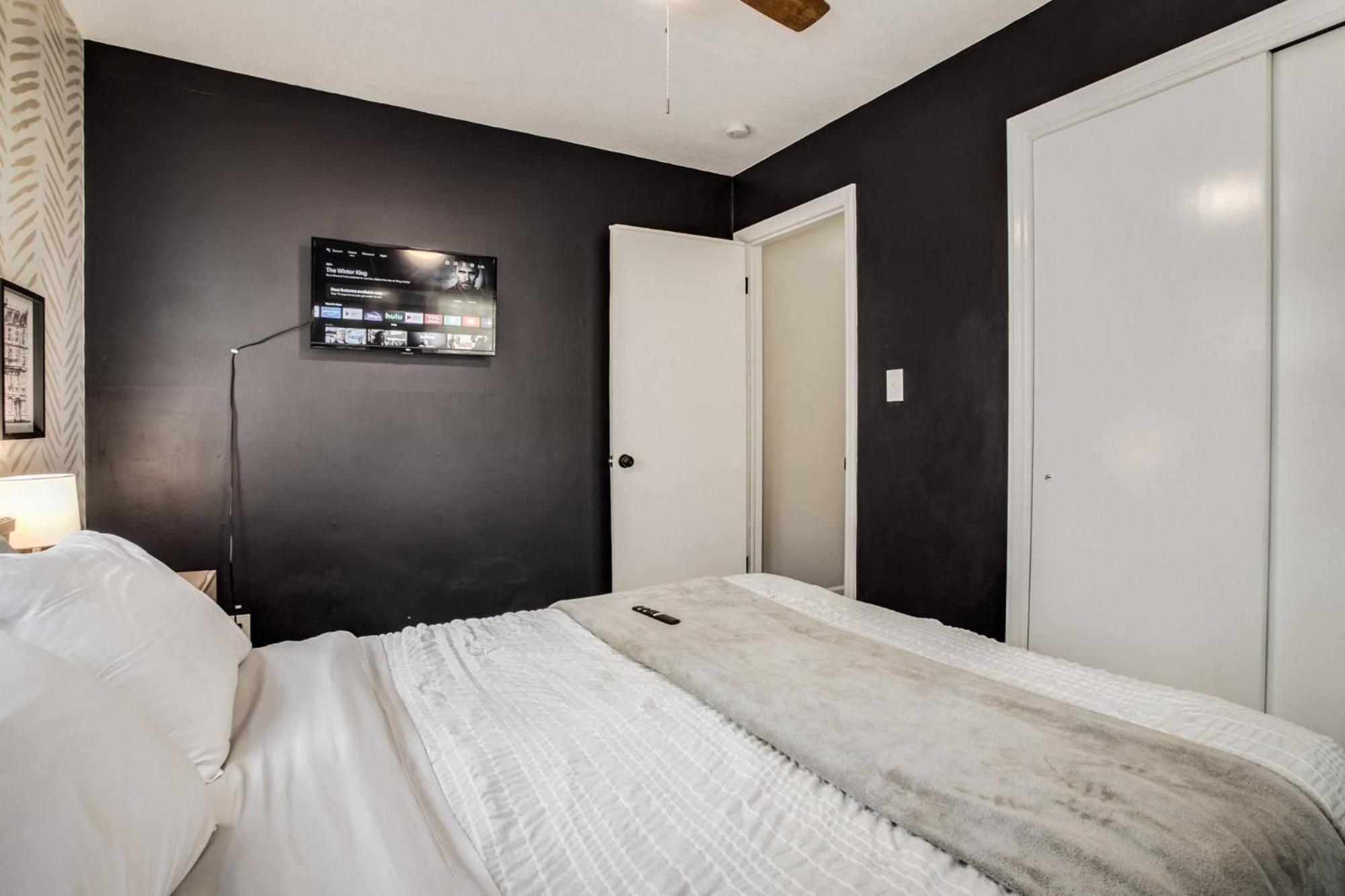 Chic Home With Huge Grassy Yard 7 Mins To Arrowhead Stadium Independence Eksteriør bilde