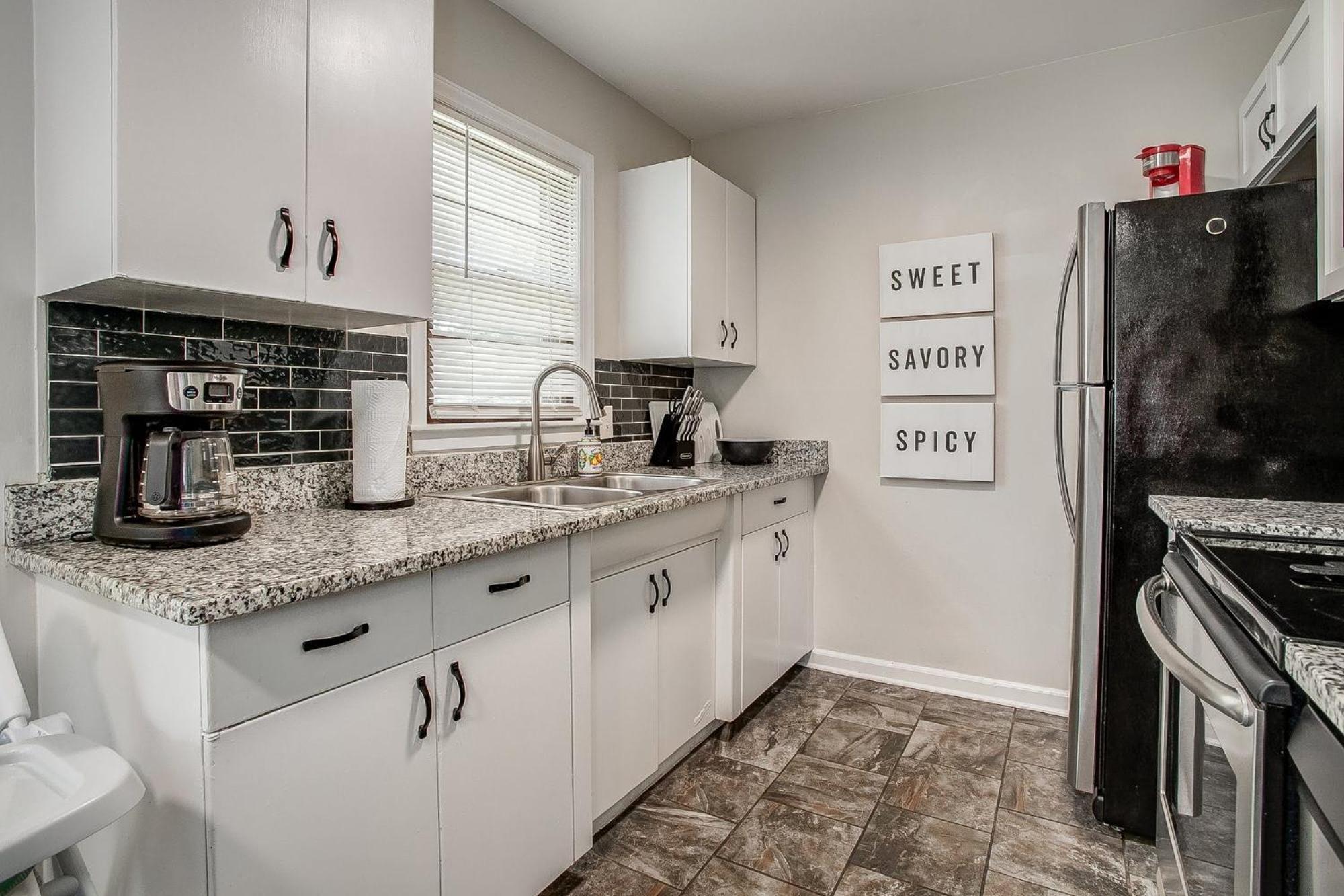 Chic Home With Huge Grassy Yard 7 Mins To Arrowhead Stadium Independence Eksteriør bilde
