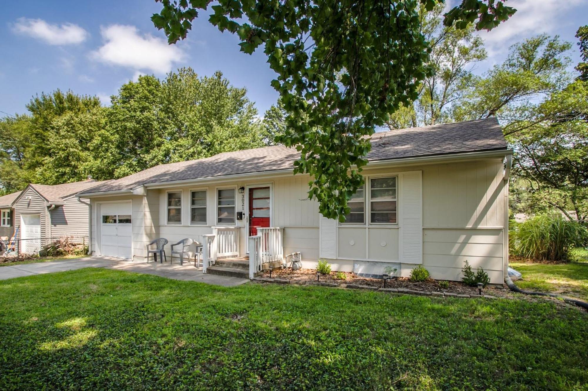 Chic Home With Huge Grassy Yard 7 Mins To Arrowhead Stadium Independence Eksteriør bilde
